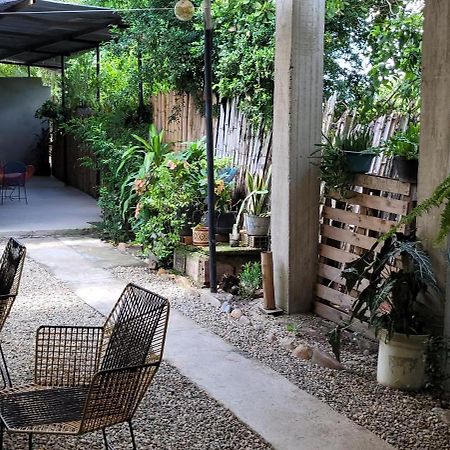 Hostal Villa Del Rio Las Brisas Villavieja Exterior foto