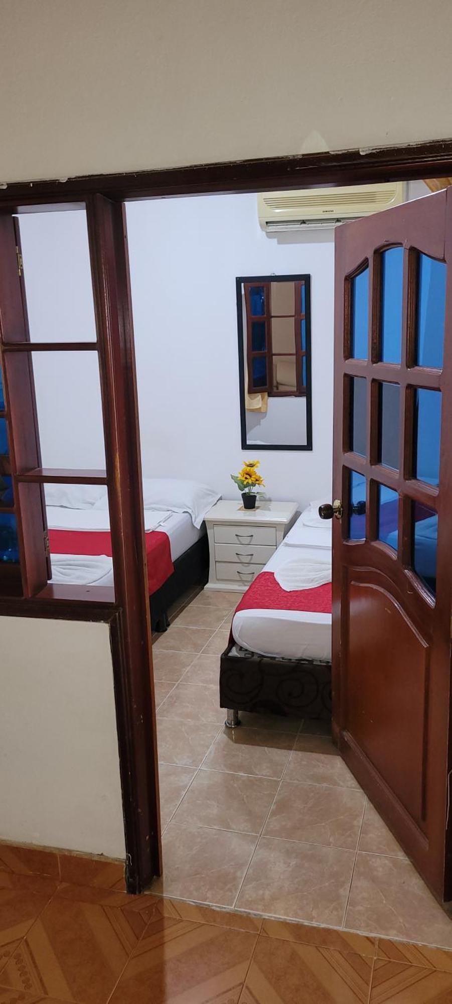 Hostal Villa Del Rio Las Brisas Villavieja Exterior foto