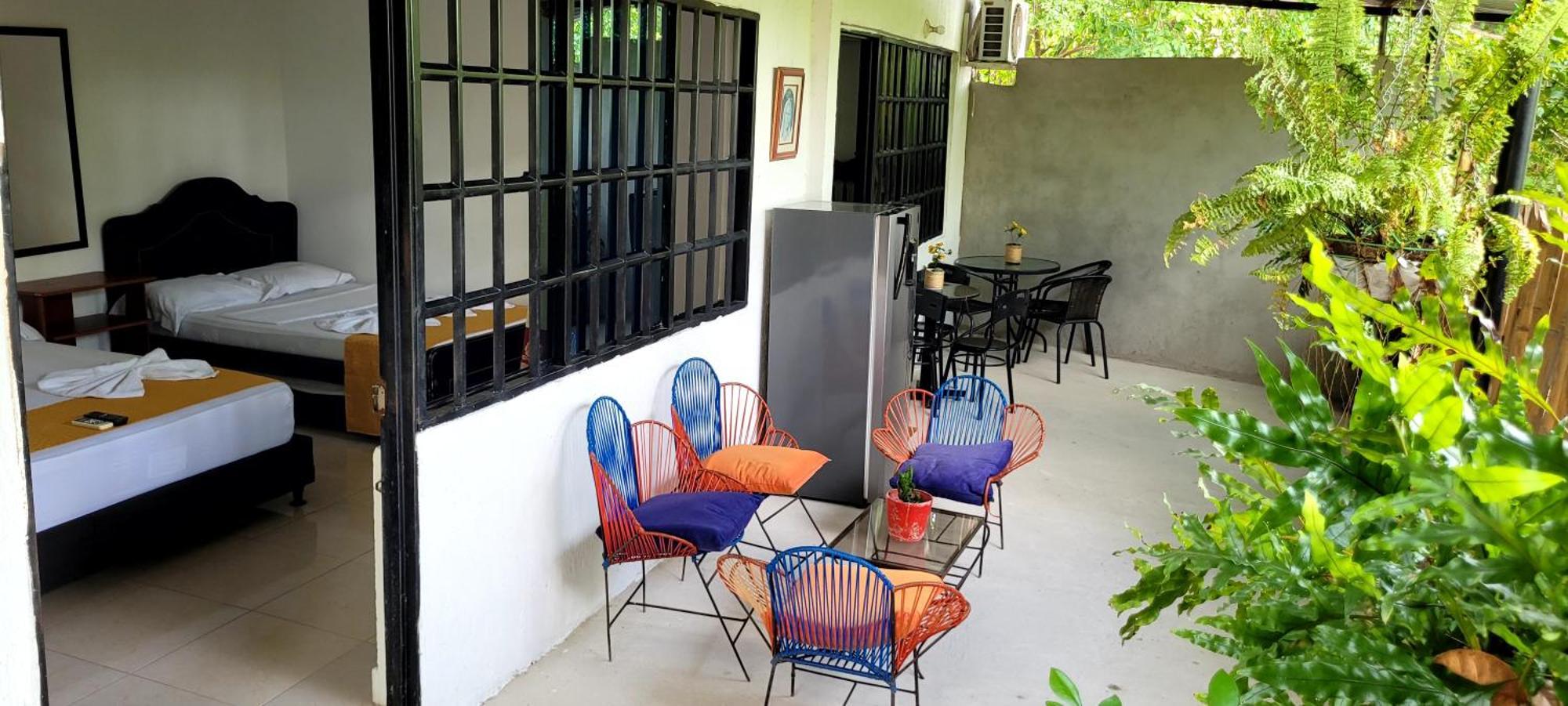 Hostal Villa Del Rio Las Brisas Villavieja Exterior foto